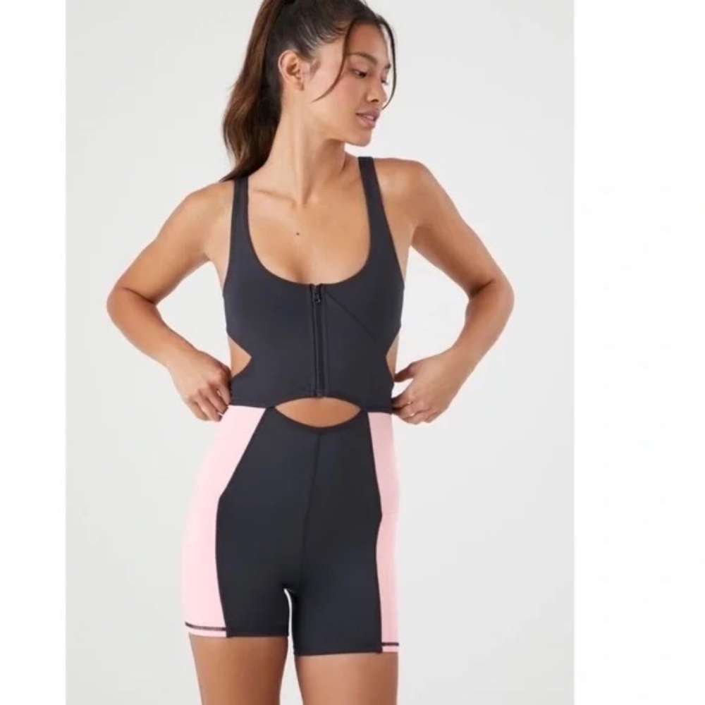 Workout athletic romper - M